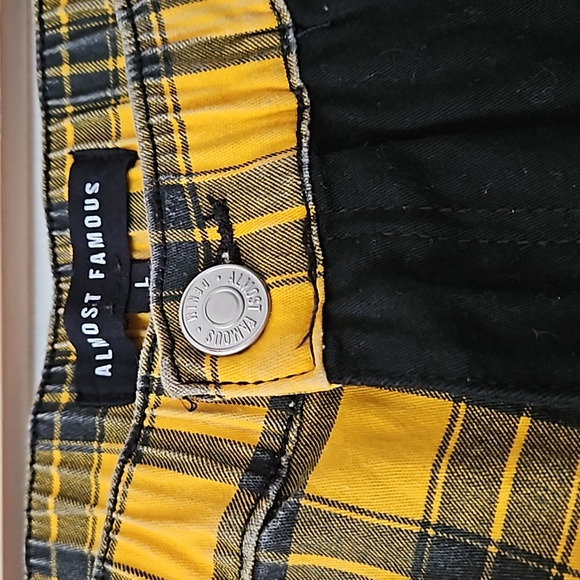 Black & Yellow Plaid Split Cargo Jogger Pants. - Picture 3 of 4